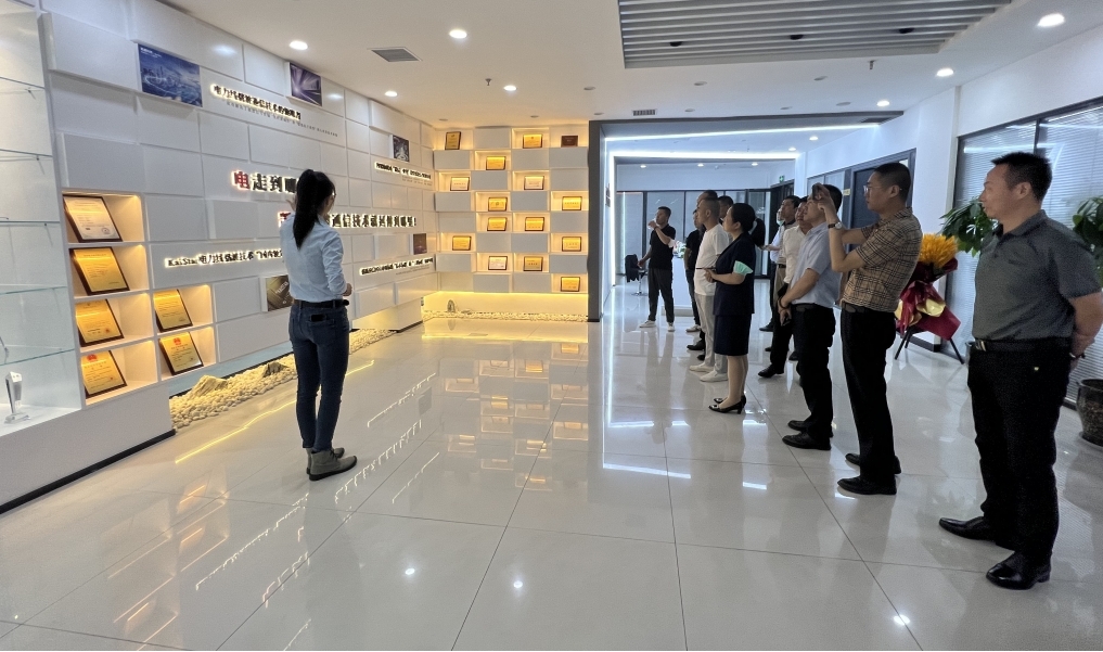 陕西省众邦物业管理服务协会及相关企业领导莅临凯星公司考察指导